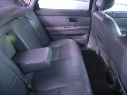4-07131 (Cars-Sedan 4D)  Seller:Private/Dealer 2004 FORD TAURUS