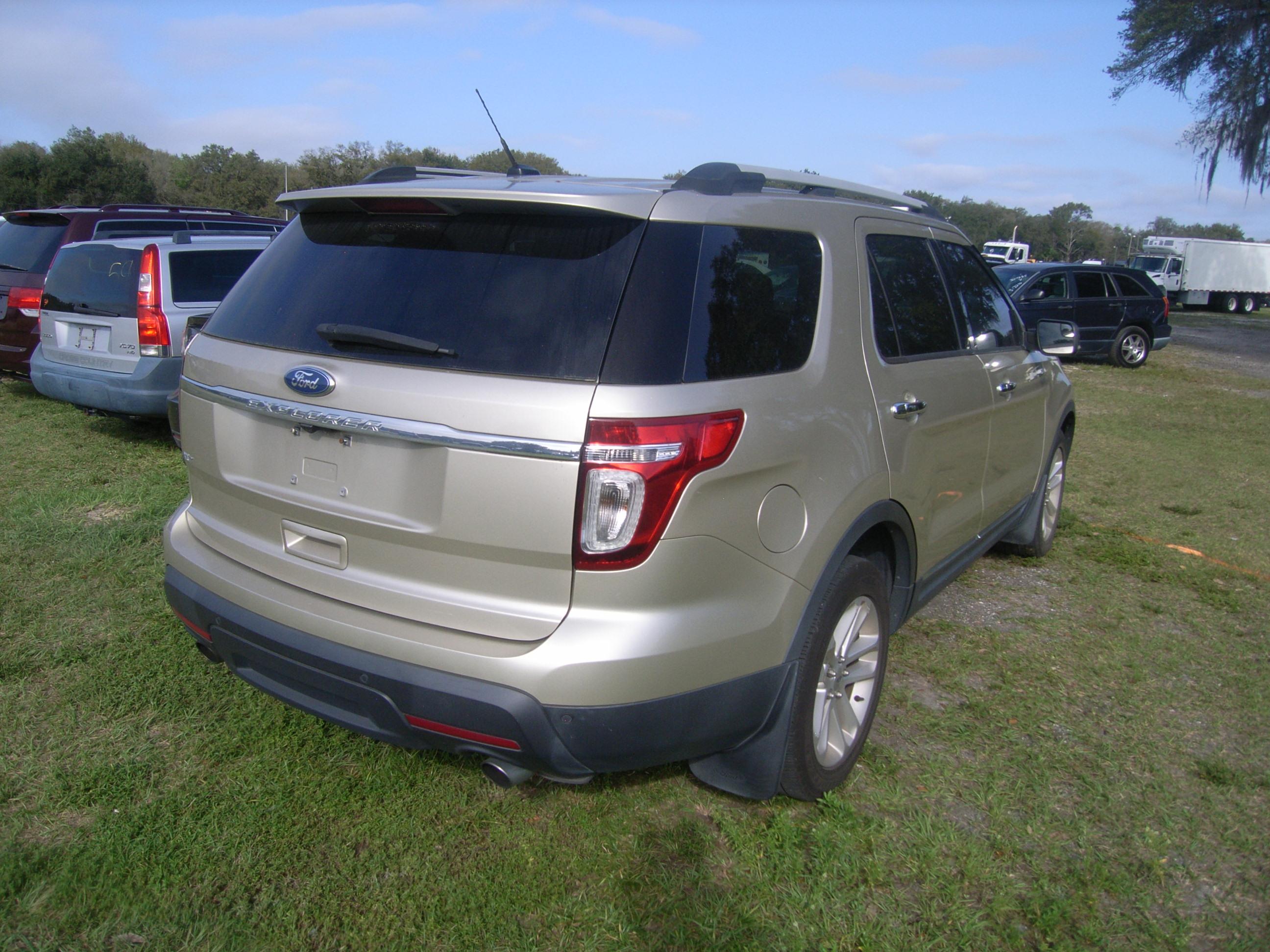 4-07132 (Cars-SUV 4D)  Seller:Private/Dealer 2011 FORD EXPLORER