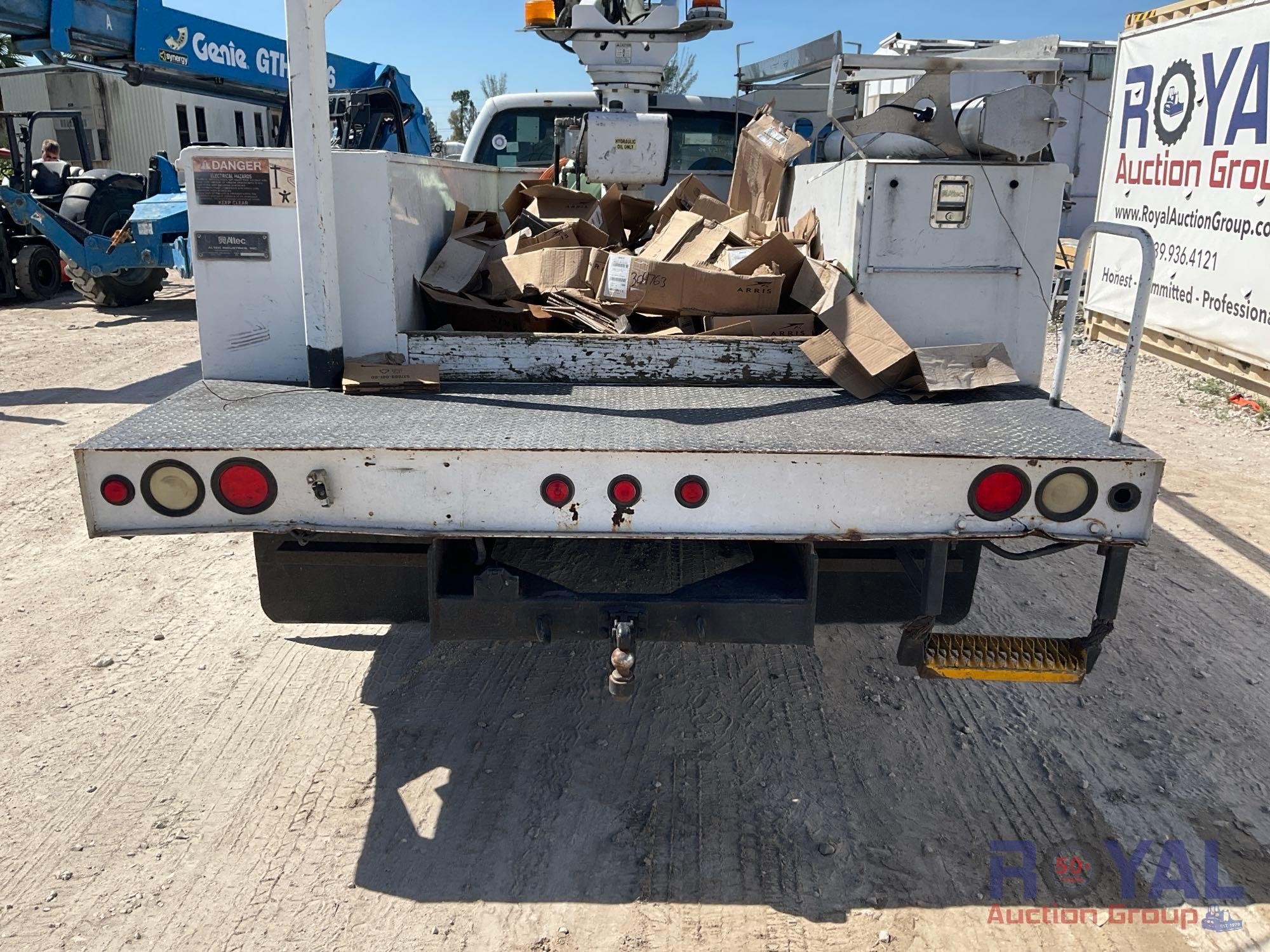 2006 Ford F350 Altec AT200A Bucket Truck