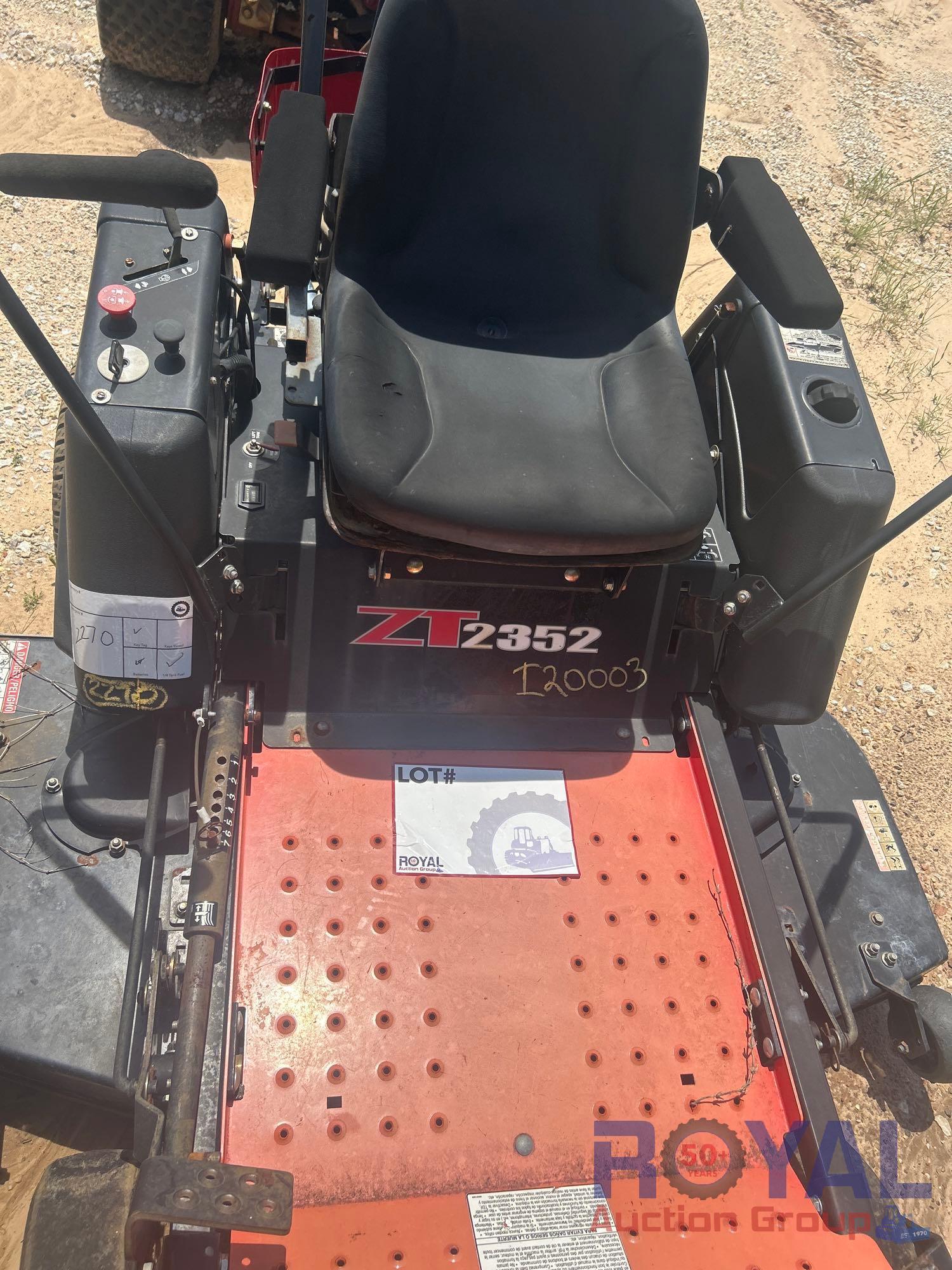 2004 52in Gravely ZT2352 Zero Turn Mower
