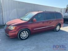 2014 Chrysler Town and Country Minivan