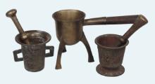 Apothecary Mortars (3), cast bronze 18th/19th C., 3-footed w/wood handle (n