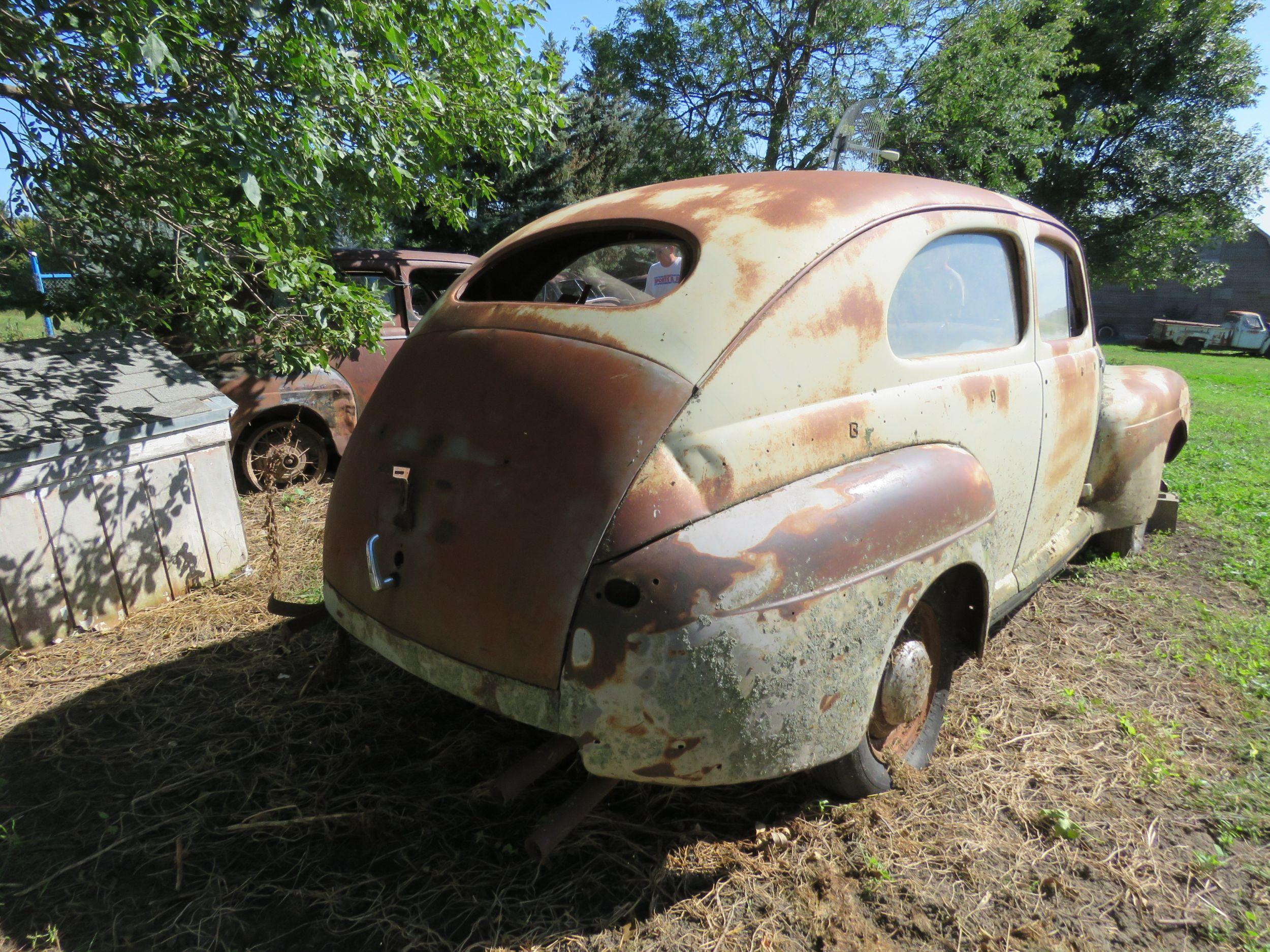 1947 Ford Deluxe 2dr Sedan for Project or Parts
