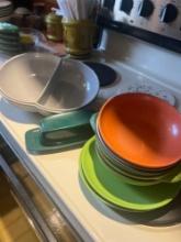 Color Flyte plastic ware set kitchen