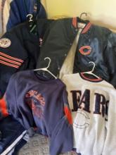 4 Chicago bears Sweatshirt and coats xxl