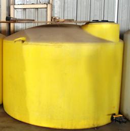 1,550 Gal Fertilizer Tank - yellow