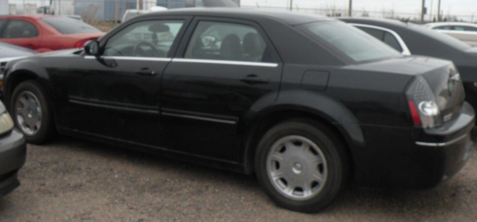 2005 CHRYSLER 300 - BLACK 4 DOOR