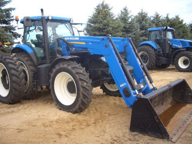 2011 NH T7-260 MFWD Tractor