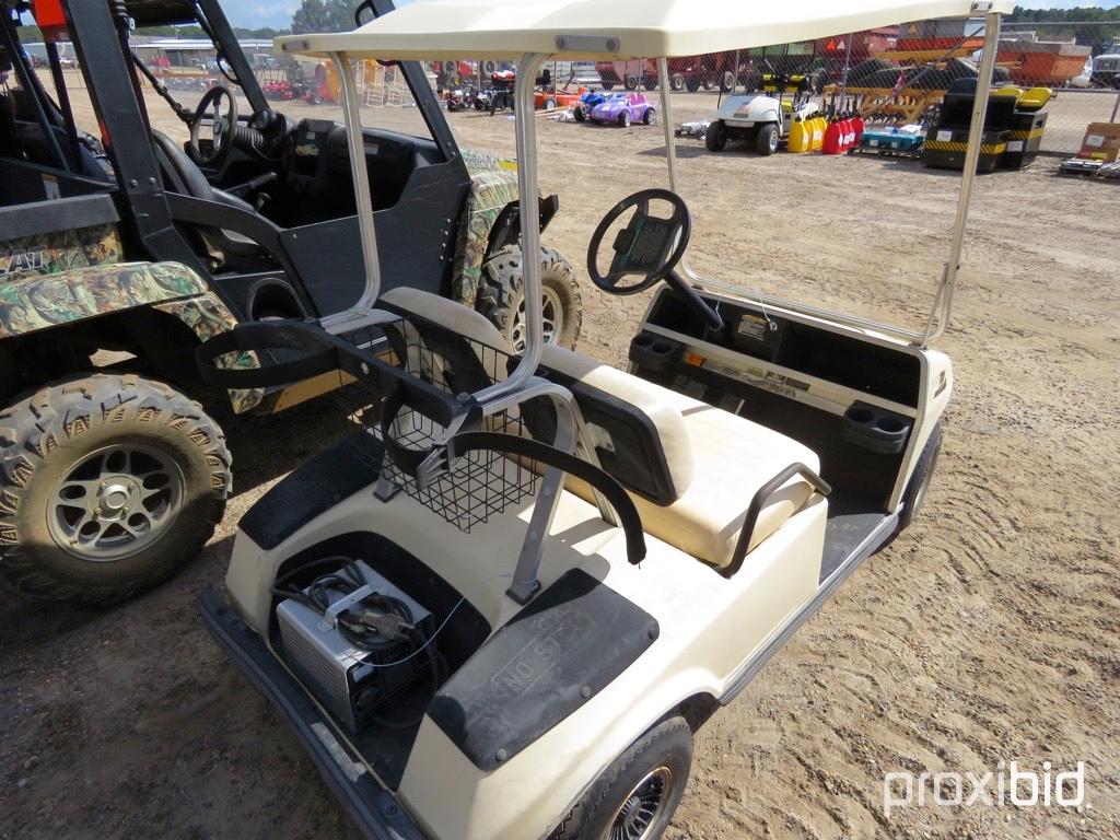 Club Car Electric Golf Cart, s/n A9431391996 (No Title): w/ Auto Charger