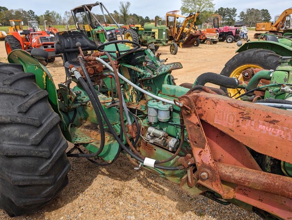 John Deere 2020 Tractor (Salvage)
