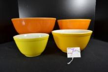 Pyrex Daisy Mixing Bowl Set including Nos. 401, 402, 403, and 404; Mfg. 1968-1973