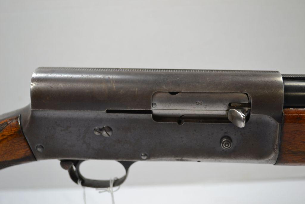 Browning Auto 5 Semi Auto Shotgun w/2-3/4" Chamber, 28" Vent Rib, Modified Choke BBL, Checkered Stoc