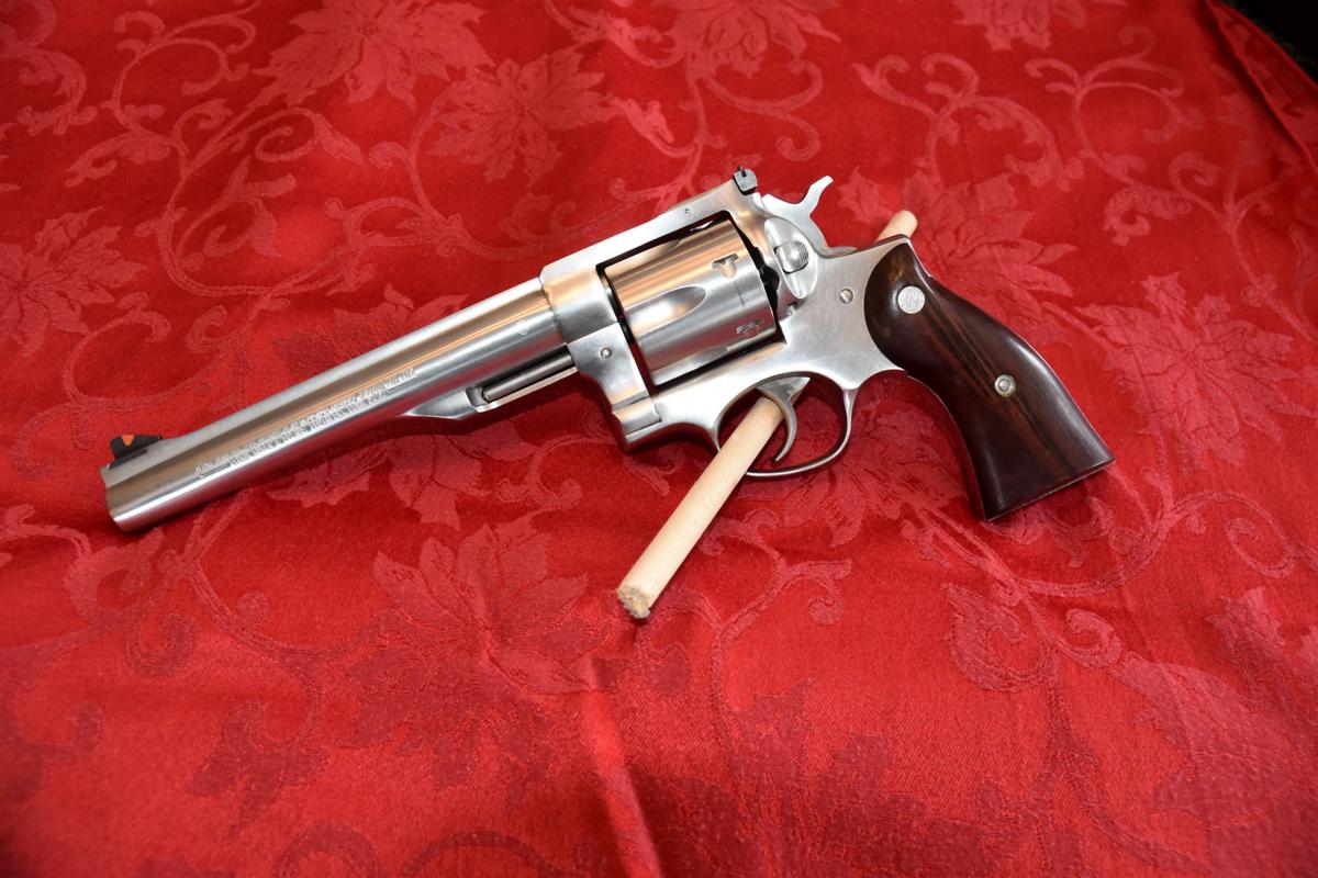 Ruger Red Hawk 357 Mag Revolver, SS, 7.5" Barrel, With Hosler & Case