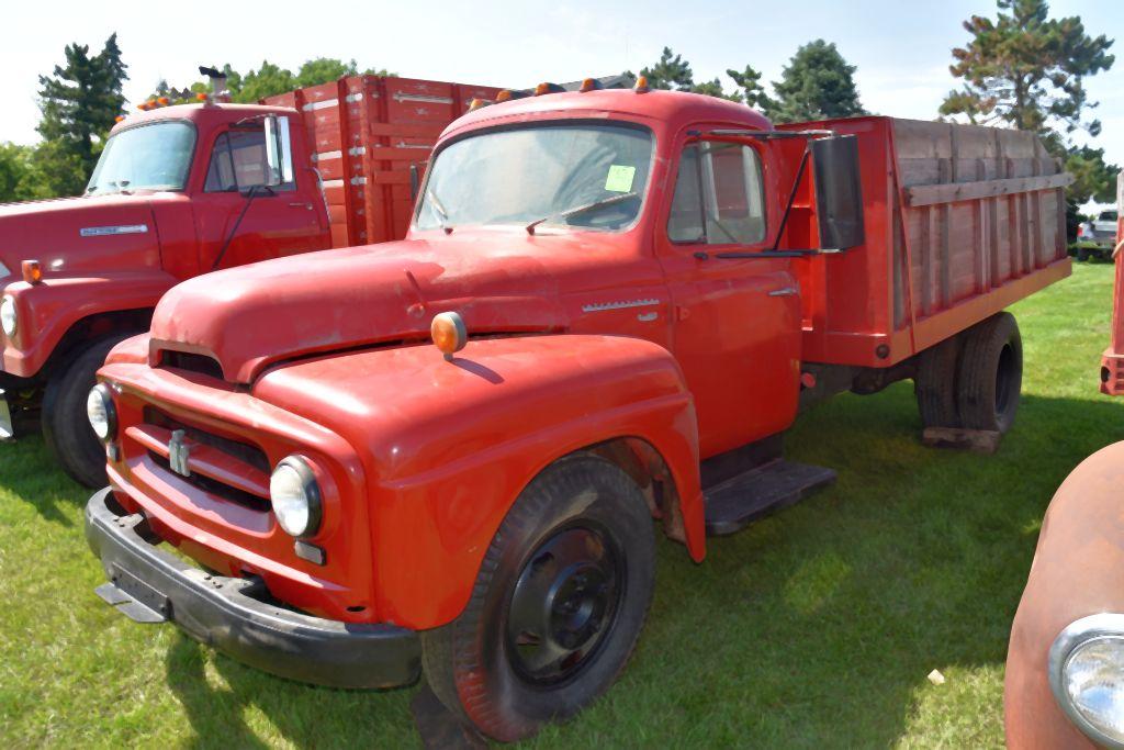1955 IH R-160 Grain Truck, Single Axle, 14' Box, 5x2 Speed, 6 Cylinder Gas, Not Running