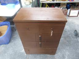 4 DRAWER CHEST OF DRAWERS  30 X 18 X 42
