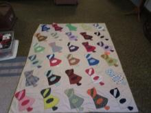 HANDMADE COUNTRY QUILT  62 X 78