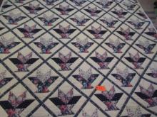 HANDMADE COUNTRY QUILT  100 X 86