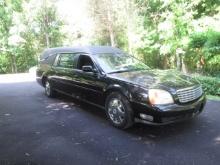 2002 CADILLAC HEARST IN EXCELLENT CONDITION