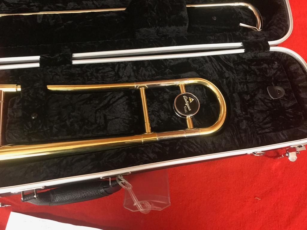 Antiqua Vosi Trombone with hard side case, ready to use, like new