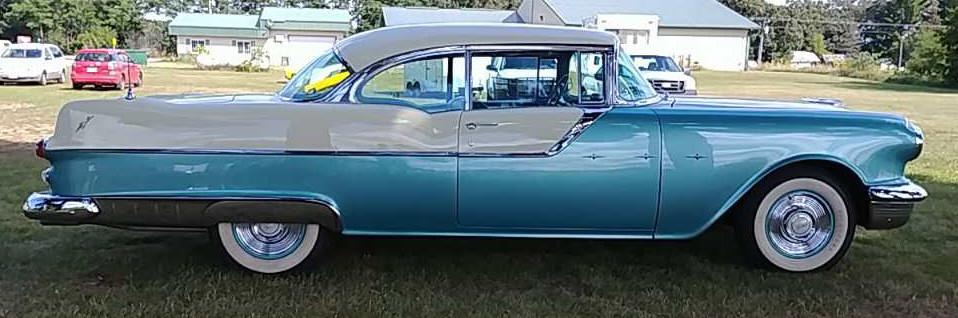 1955 Pontiac Starchief 2 Door Hardtop