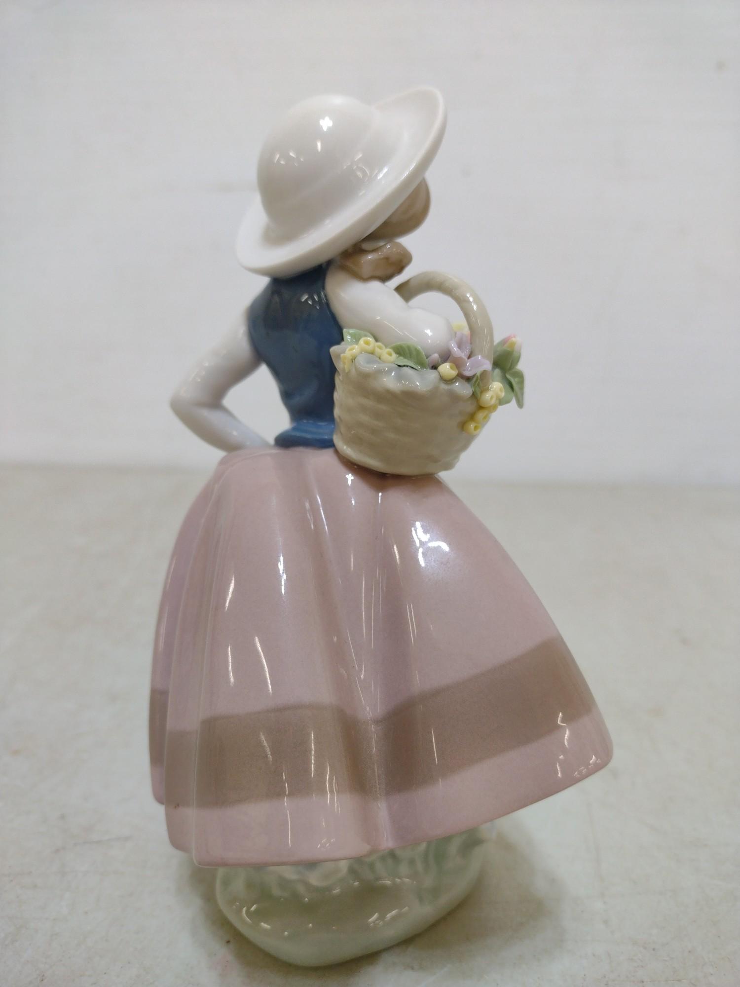 Lladro Sweet Scent Porcelain Statue