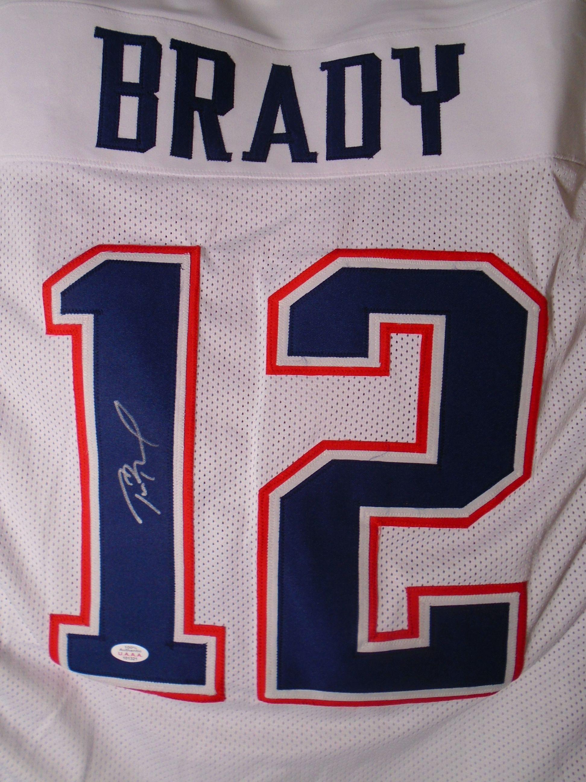 Tom Brady New England Patriots signed Football Jersey.