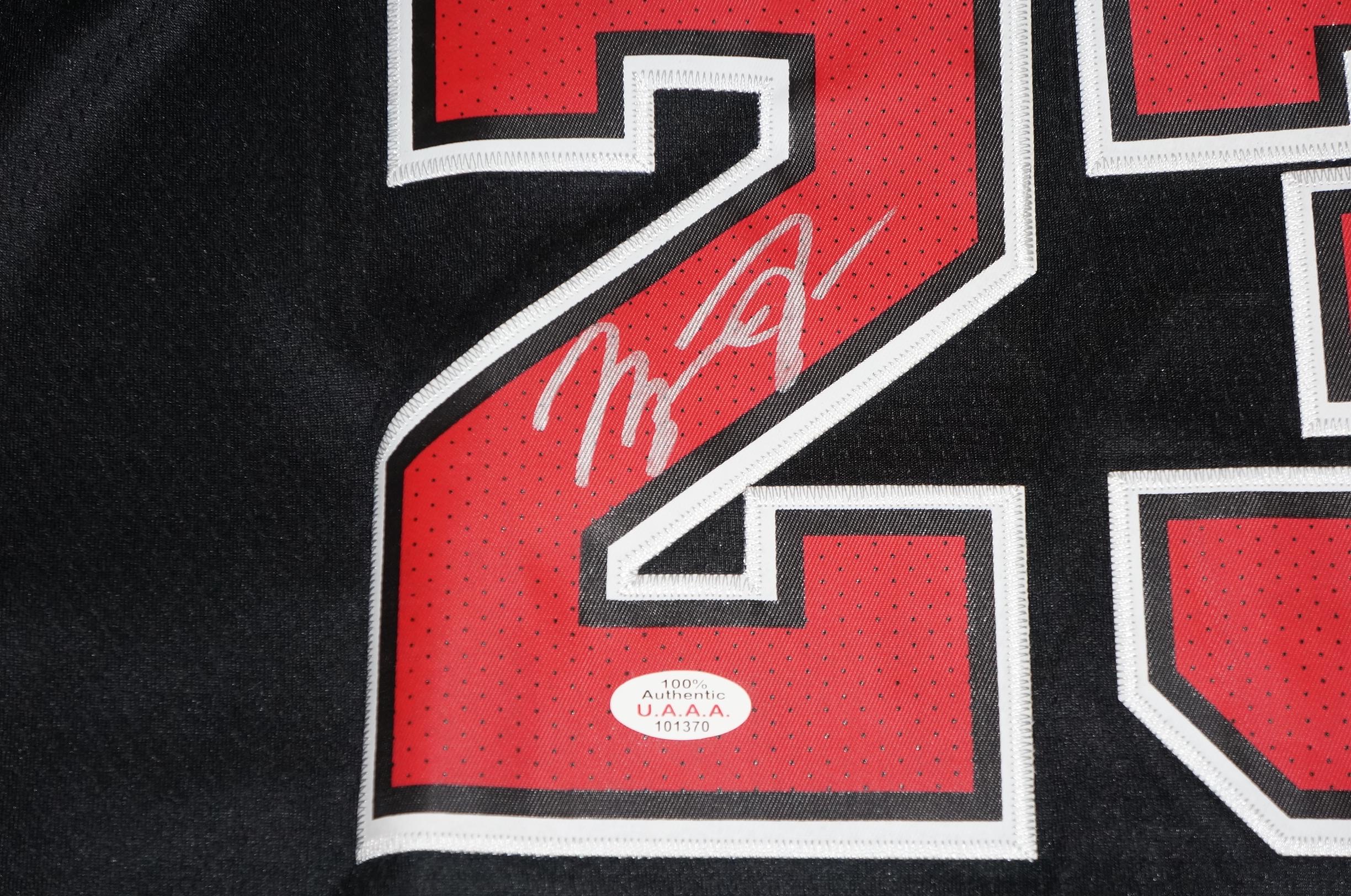 Michael Jordan - NBA Hall of Fame - Signed Chicago Bulls Jersey.