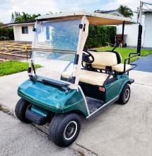 Electric CLUB CAR Golf Cart Runs Great Golf Caddy