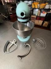 Kitchen Aid Countertop Mixer - Bowl, Hook, Paddle, & Whisk