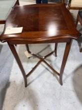 Telephone Table in Walnut - 18 x 18 x 29 in - Classic styling