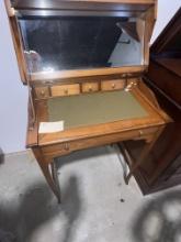 Cherry Wood Vanity with Leather Top and Extentable Shelf with Mirror and (5) drawers - 33" x 25.5 "