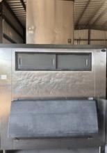 Manitowoc 1,000 Lbs Ice Machine w. Follett Bin - Model# QY1094N