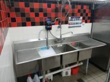 60" 3 Compartment Sink W/ Goose Neck Faucet & Spritzer / Restaurant Style 3 Comp Sink. This unit is