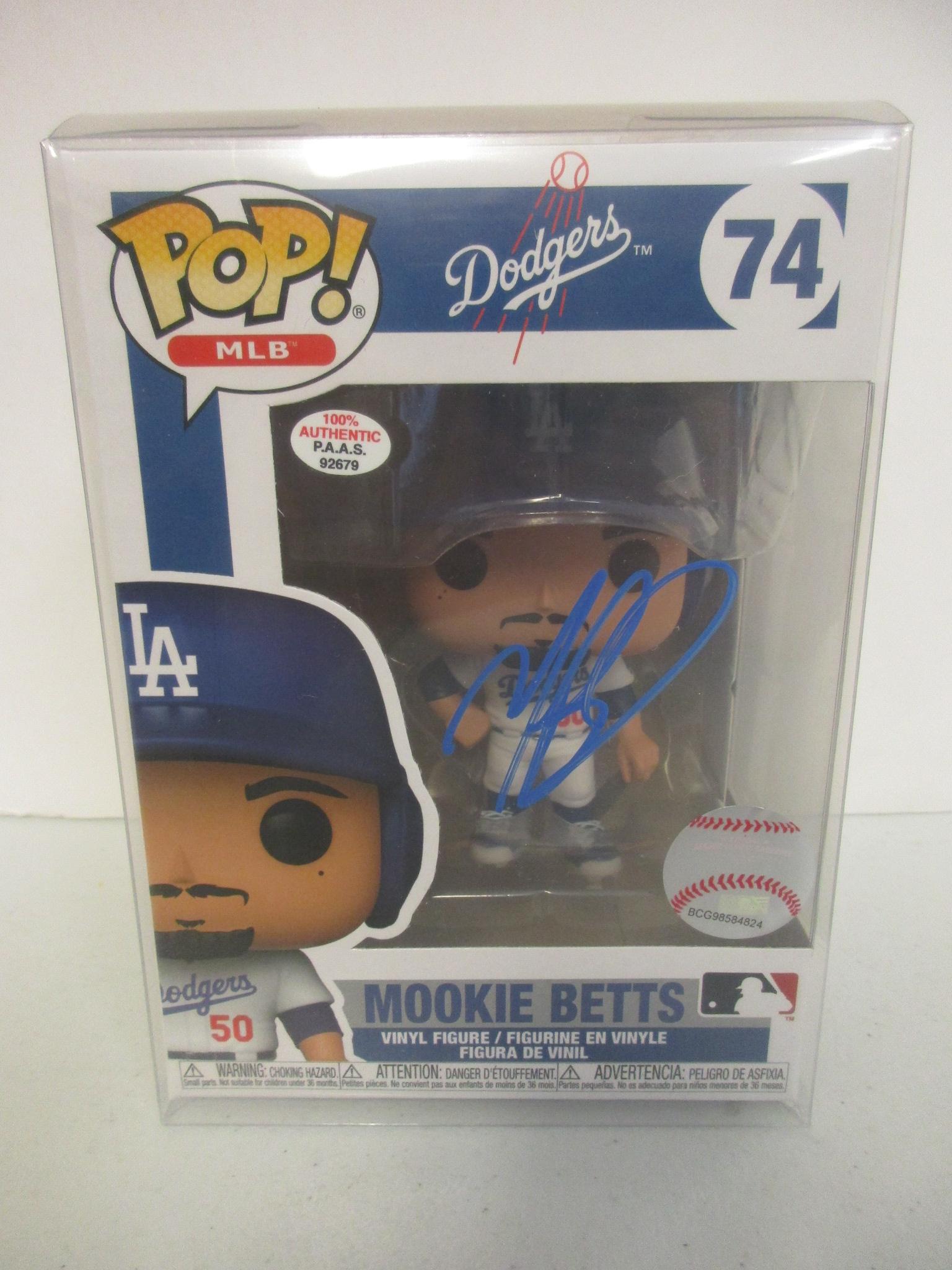 Mookie Betts of the LA Dodgers signed autographed Funko Pop Figure PAAS COA 679