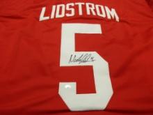 Niklas Lidstrom of the Detroit Red Wings signed autographed hockey jersey PAAS COA 028