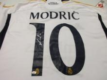 Luka Modric of the Real Madrid signed autographed soccer jersey PAAS COA 975