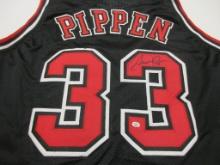 Scottie Pippen of the Chicago Bulls signed autographed basketball jersey PAAS COA 136