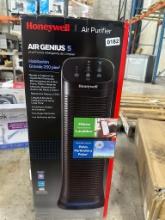 Honeywell Air Purifier Air Genius 5 Large Room Air Purifier (like new)