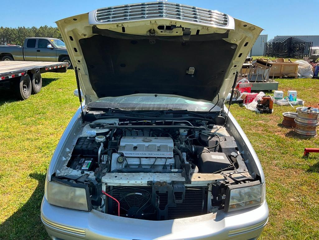 1972 CADILLAC LIMOSINE (CONNECT BATTERY TO START,