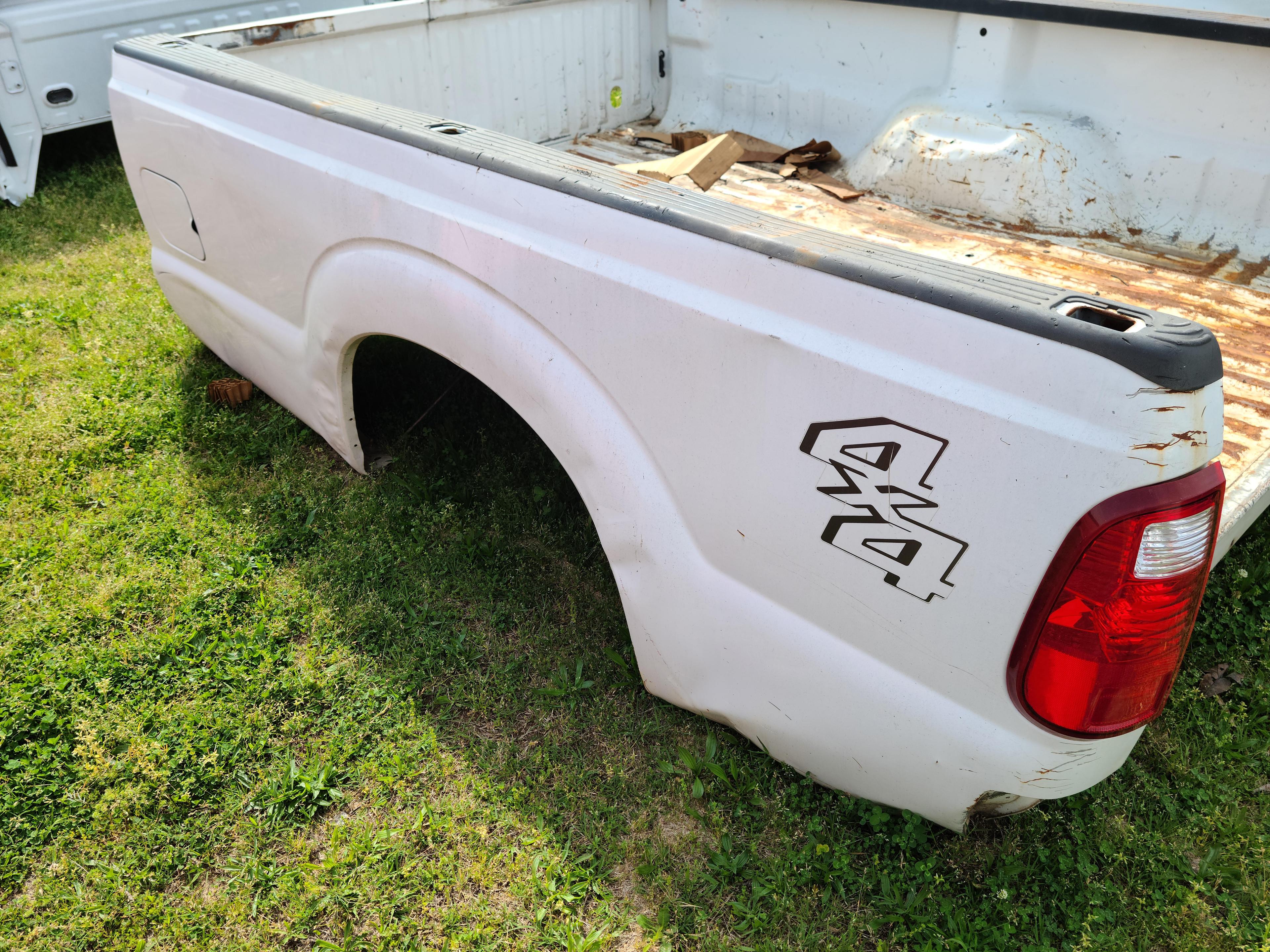 FORD 8' PICKUP TRUCK BED **NO TAILGATE**