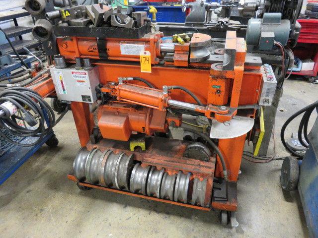 HUTH 2806 HYDRAULIC EXHAUST TUBING BENDER, 230V, SINGLE PHASE, KNEE CONTROL