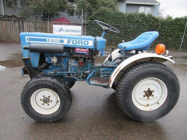 FORD 1200 4X4 TRACTOR