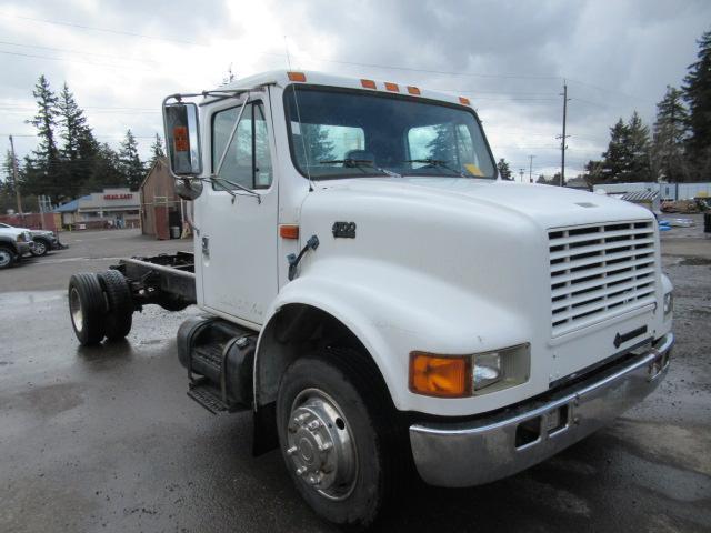 2000 INTERNATIONAL 4700 CAB & CHASSIS