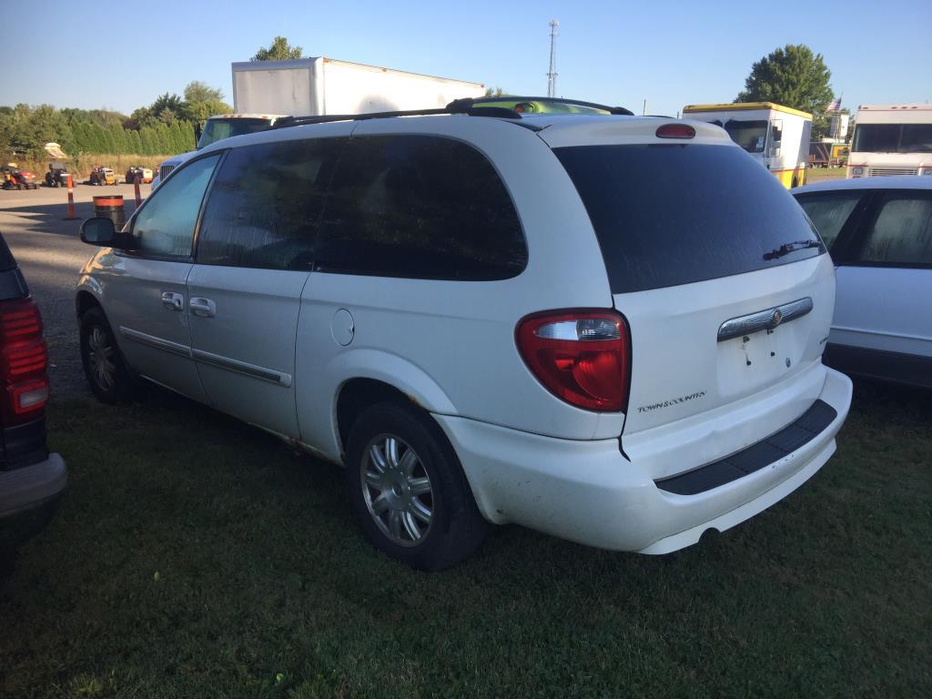 2007 Chrysler Town and Country Touring Year: 2007 Make: Chrysler Model: Tow
