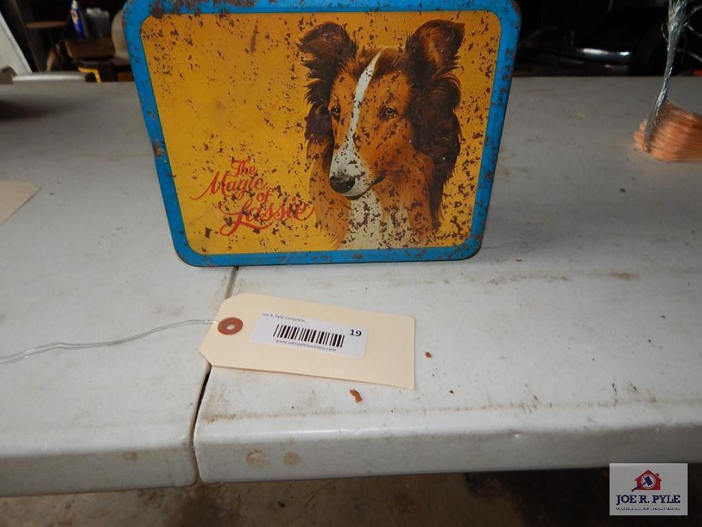 Collectors metal Lassie lunchbox
