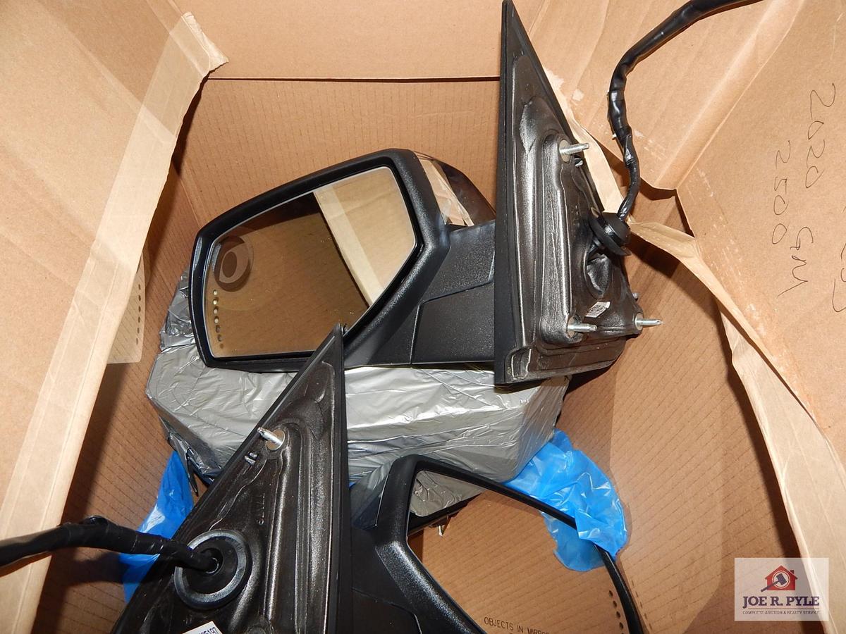 Set of new mirrors off 2020 GM 2500 with wiring harness