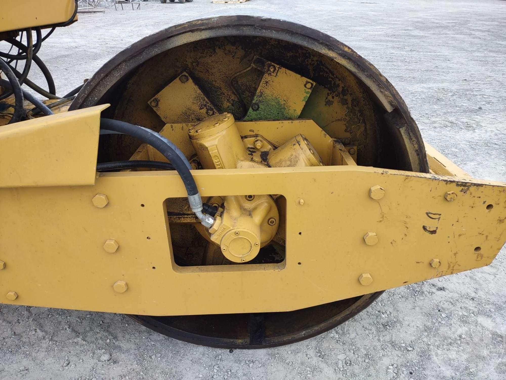 RAYGO 320A SINGLE DRUM VIBRATORY ROLLER