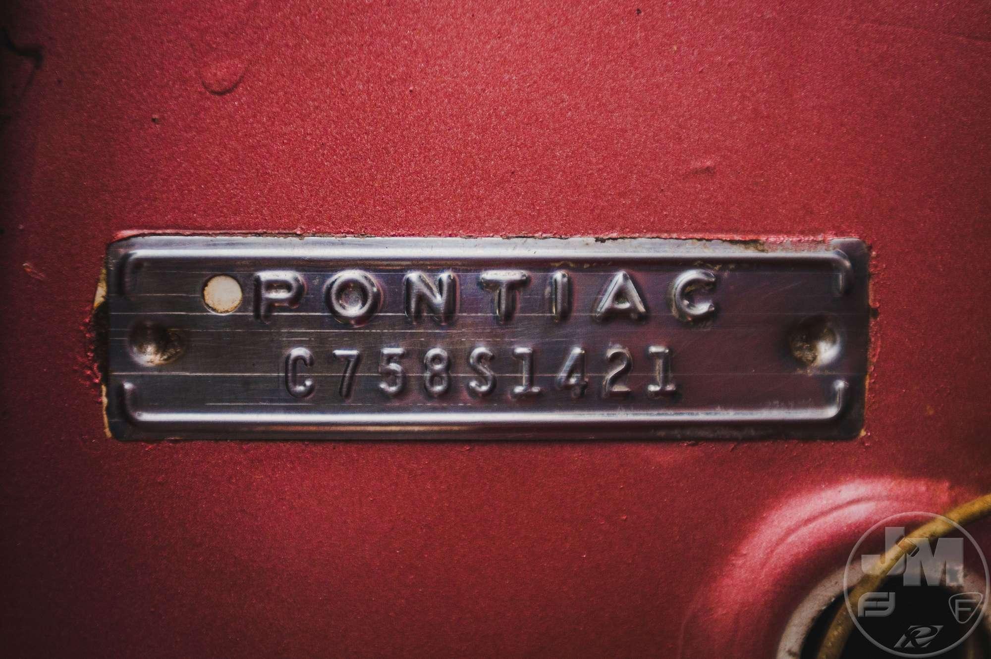 1958 PONTIAC CHIEFTAIN VIN: C758S1421 SEDAN