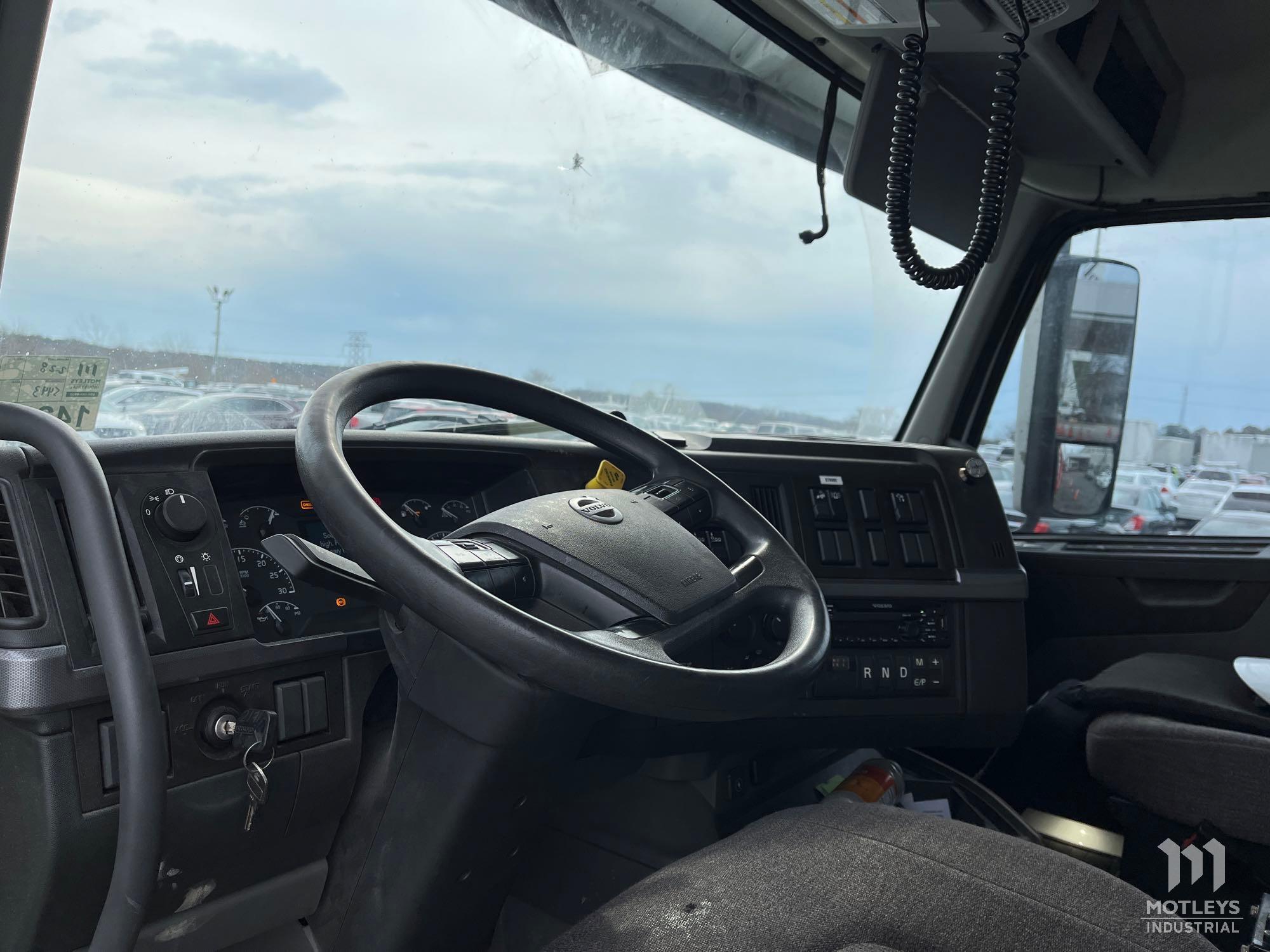 2019 Volvo VHD Centipede Dump Truck