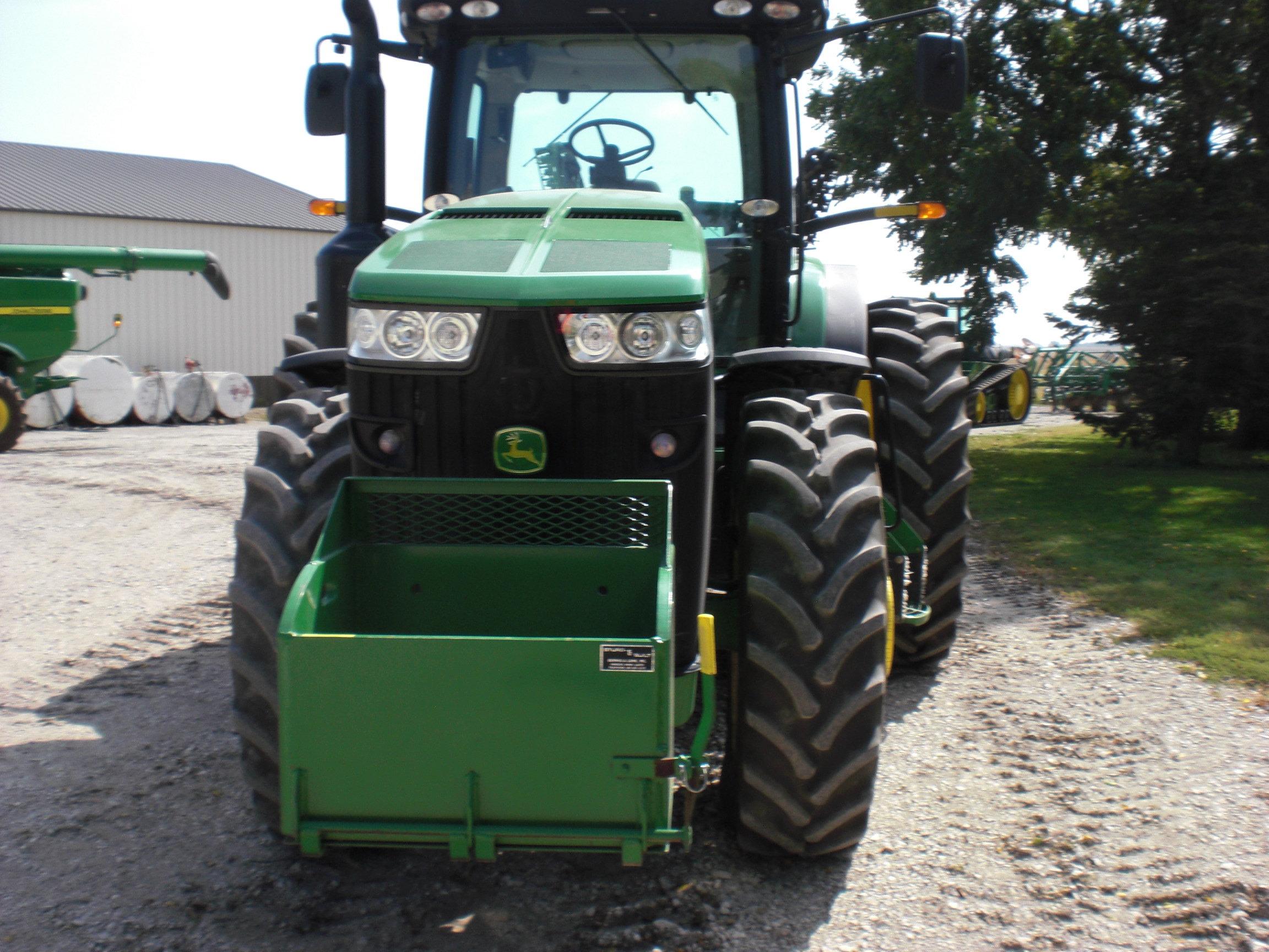 2012 8285 R  MFWD  JD tractor